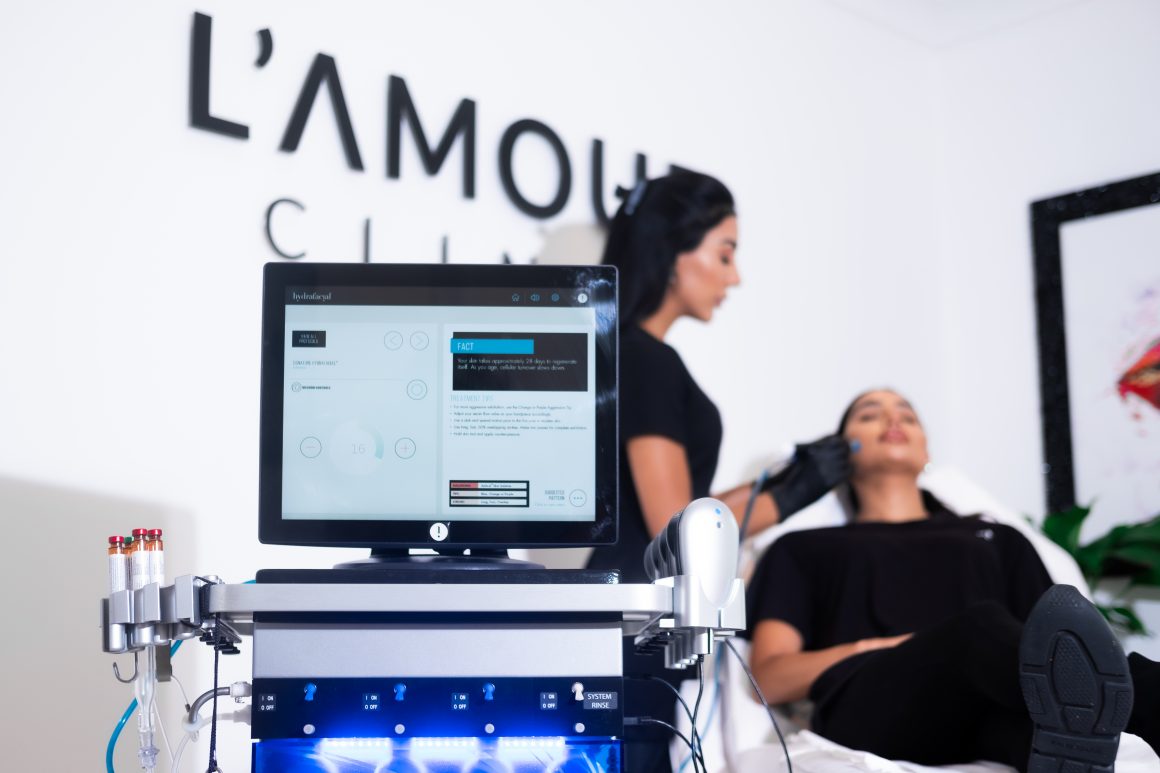 The 7 Steps of the L’Amour Signature HydraFacial